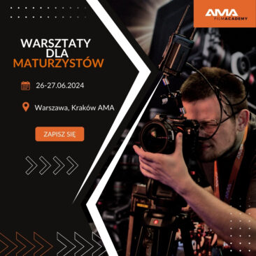 Mężczyzna z profesjonalnym aparatem fotograficznym podczas warsztatu filmowego AMA