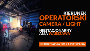 Profesjonalny studio filmowy z oświetleniem i sprzętem kamerowym do nauki operatorstwa